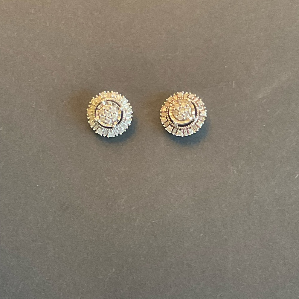 1 Carat Diamond Cluster Earrings - Picture 2 of 9